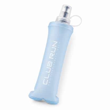 CLUB RUN AeroMist 250 fitted in a running vest pocket